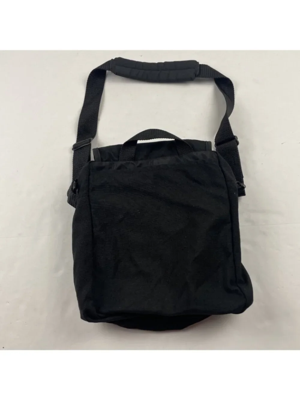Eagle Creek Travel Gear Black Nylon Organizer Crossbody Shoulder Travel Bag